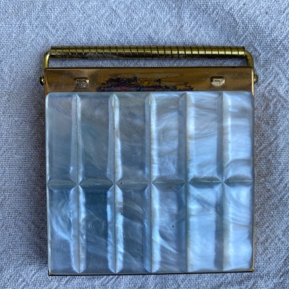 Vintage Bevel Tile Marbled White Acrylic Gold Metal Compact by Volupte USA - Picture 2 of 7